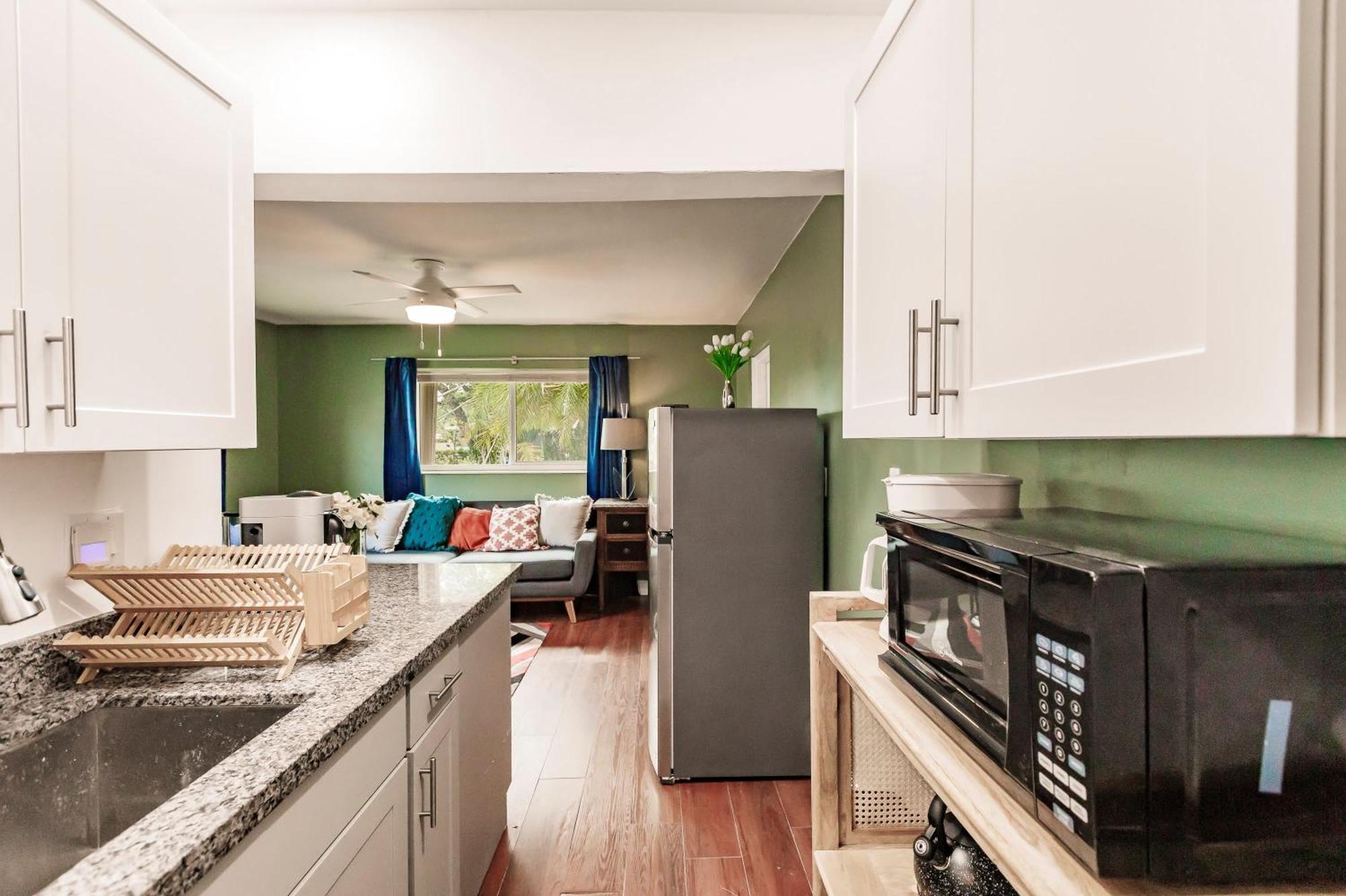 Bnb Hyperion - Updated 1B1B Hideaway - Sleeps 3 Hollywood Eksteriør billede