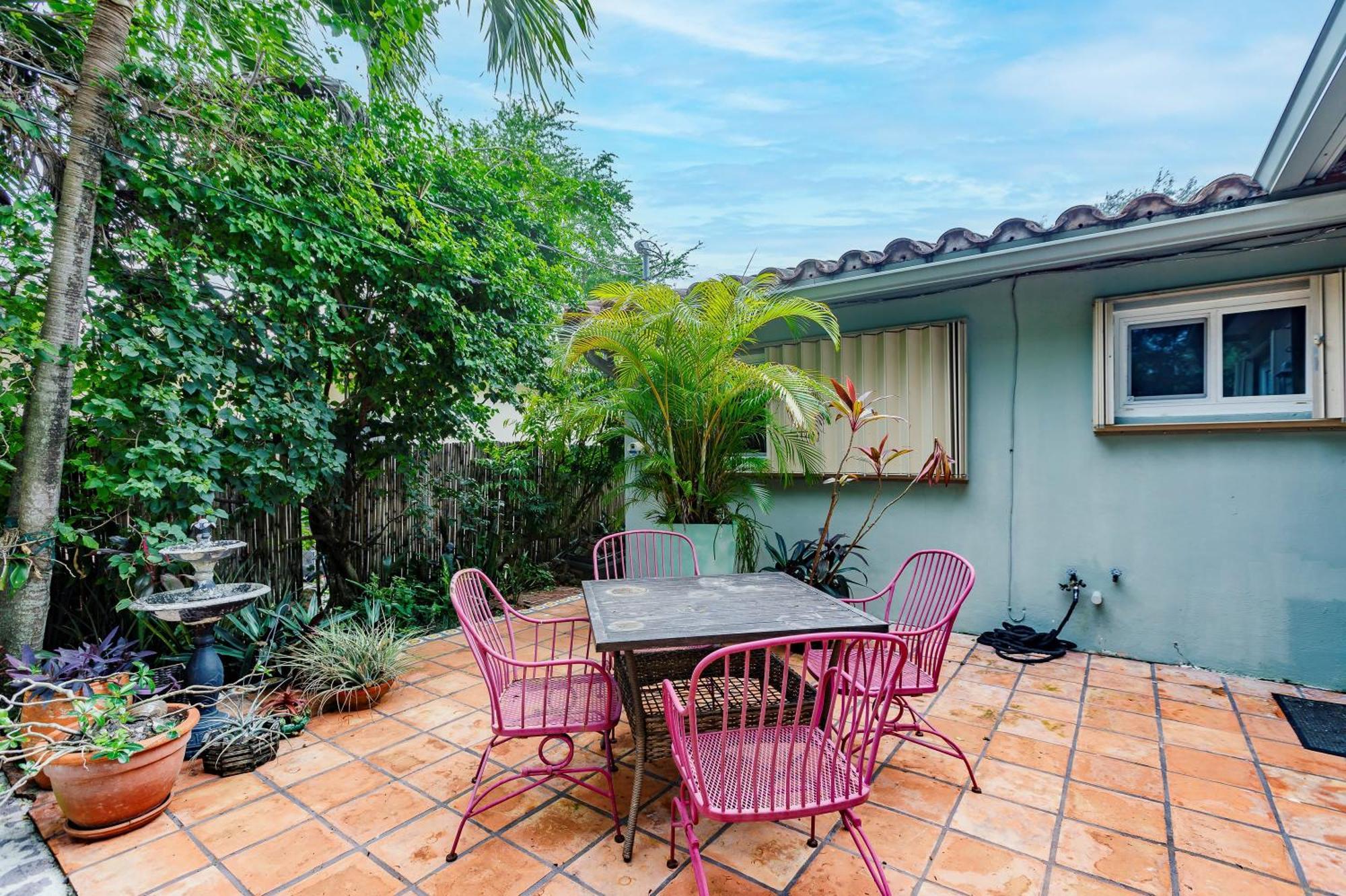 Bnb Hyperion - Updated 1B1B Hideaway - Sleeps 3 Hollywood Eksteriør billede