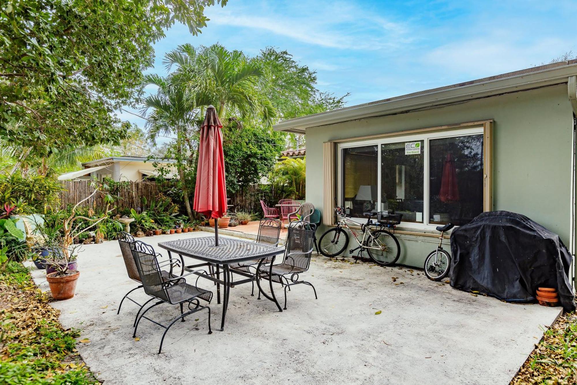 Bnb Hyperion - Updated 1B1B Hideaway - Sleeps 3 Hollywood Eksteriør billede
